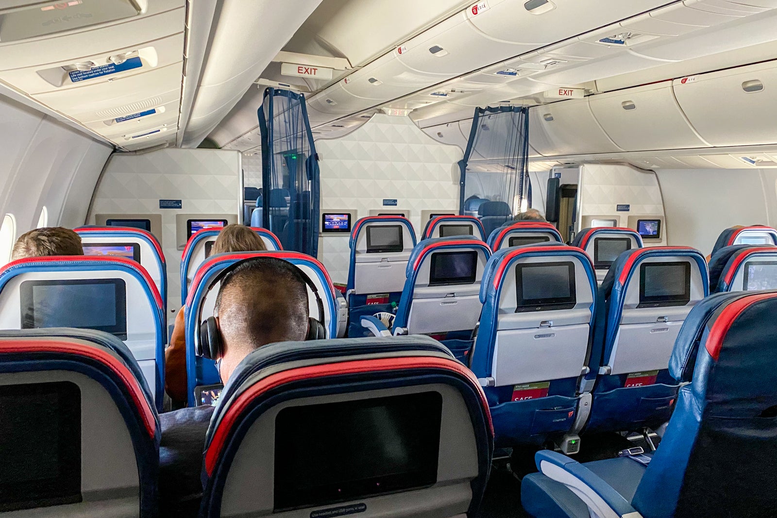 Why this is the month to get a new Delta card The Points Guy