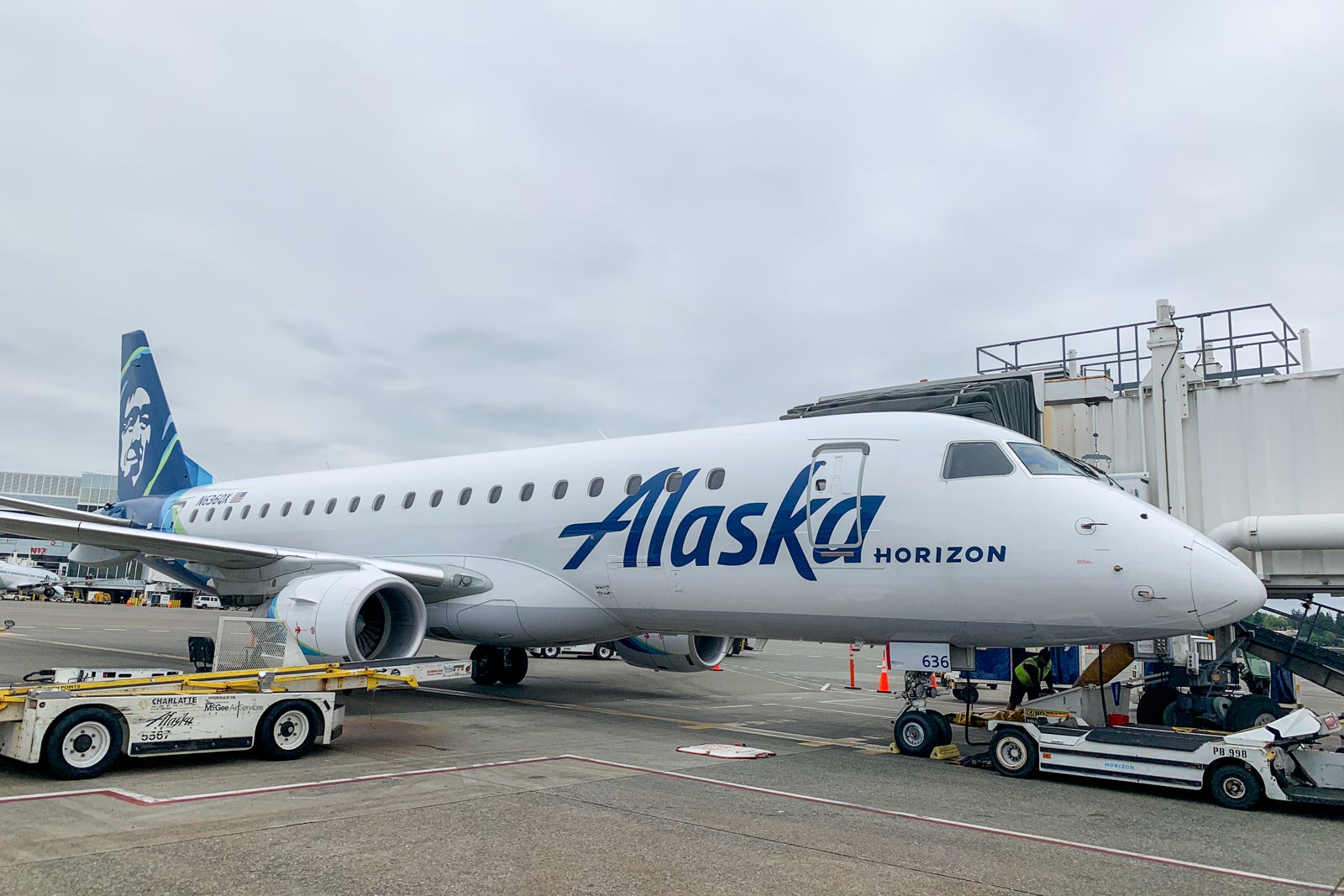 alaska-airlines-offering-free-flight-to-new-ca-members-discounts-for