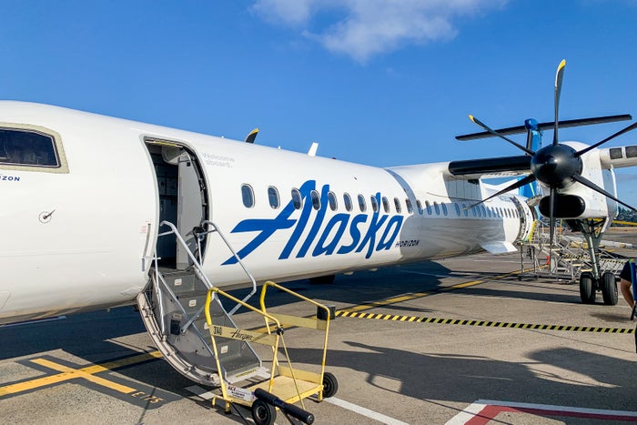 Kleines Alaska Airlines-Flugzeug