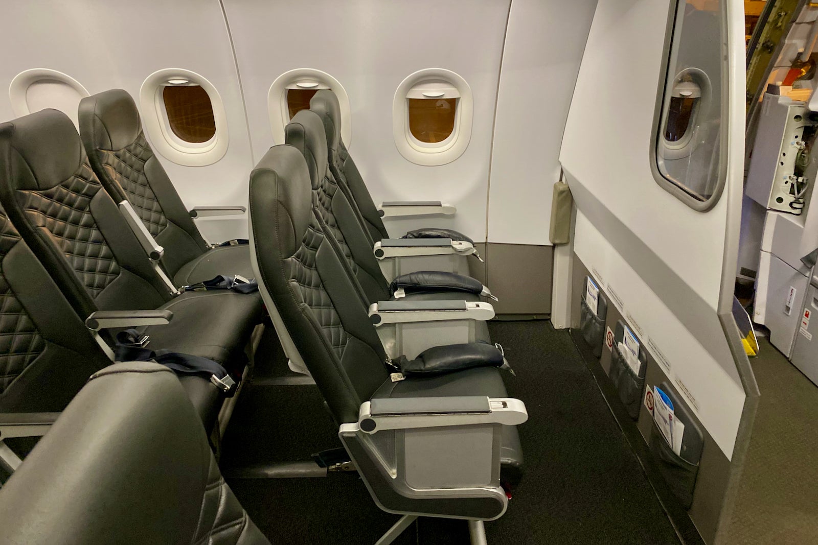 how do seat assignments work on frontier