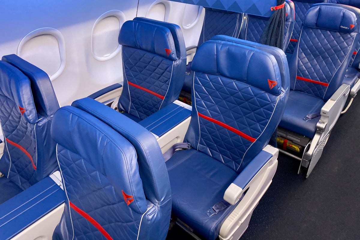 Delta extends first-class seat blocking through the holidays - The ...