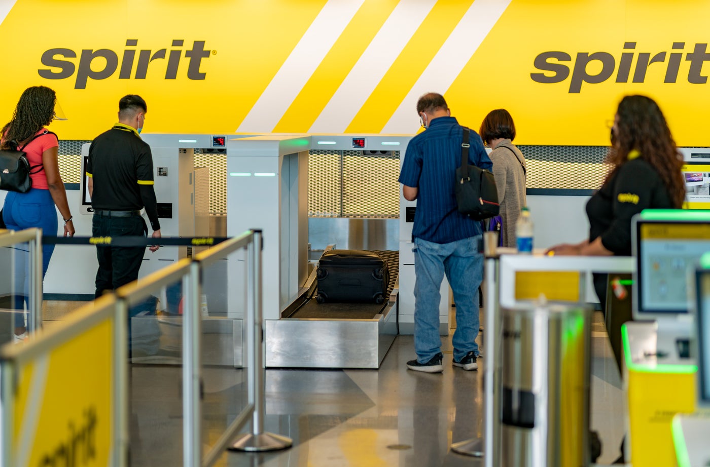 spirit airlines $9 fare club baggage fees