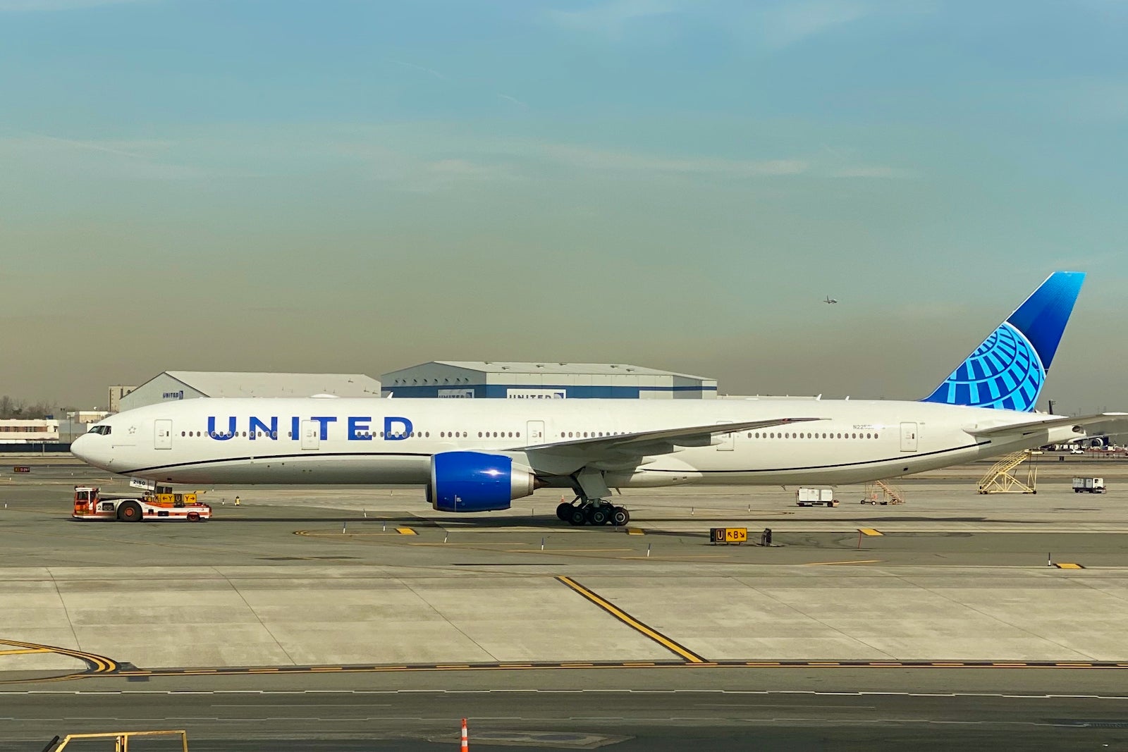 United-Boeing-777-Zach-Griff-1
