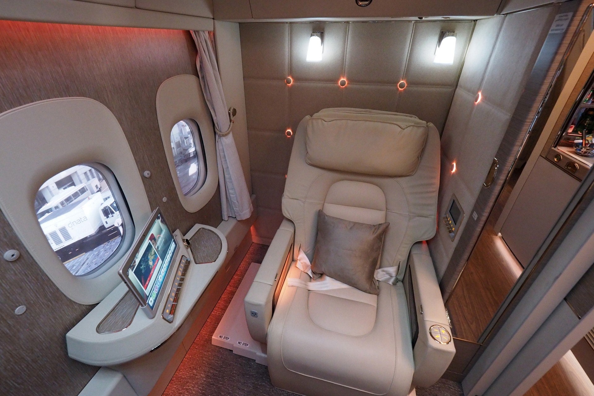 Emirates' New Mercedes-Benz First Class Luxury Suites: Photos, Details