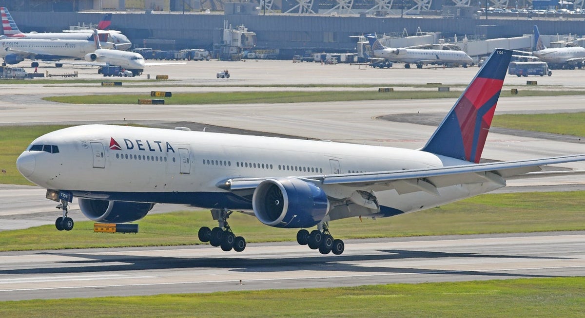 Delta retires Boeing 777 among coronavirus savings efforts - The Points Guy