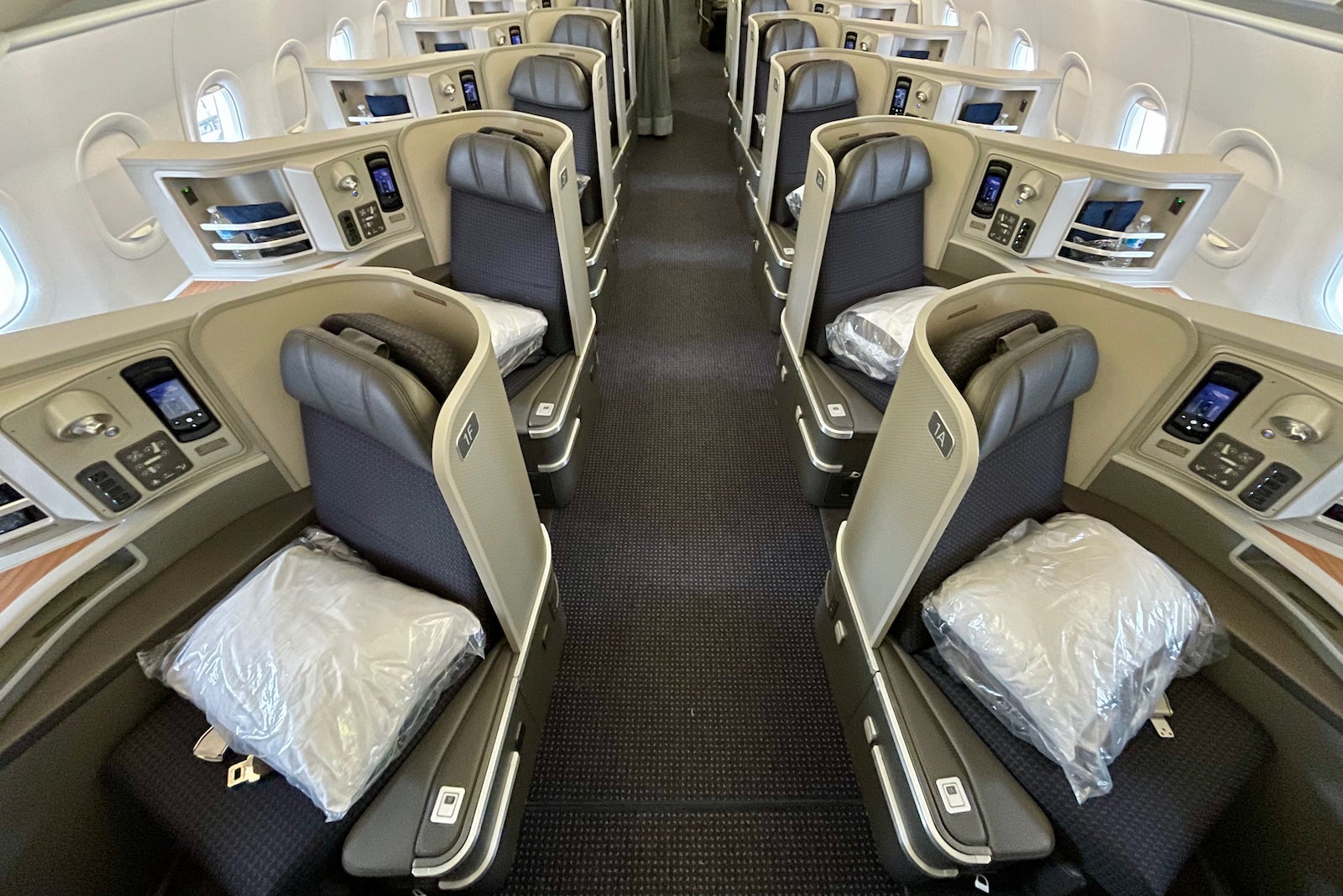 American puts its swanky Airbus A321T on yet another new transcon