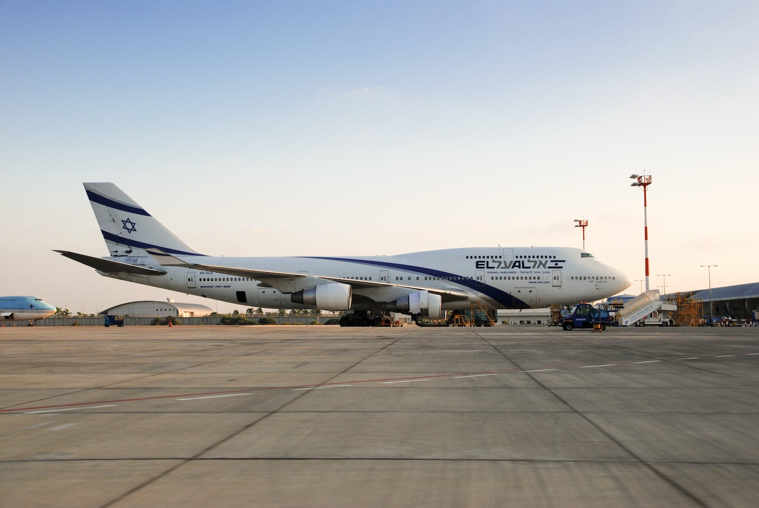 El Al 747 at TLV Airport