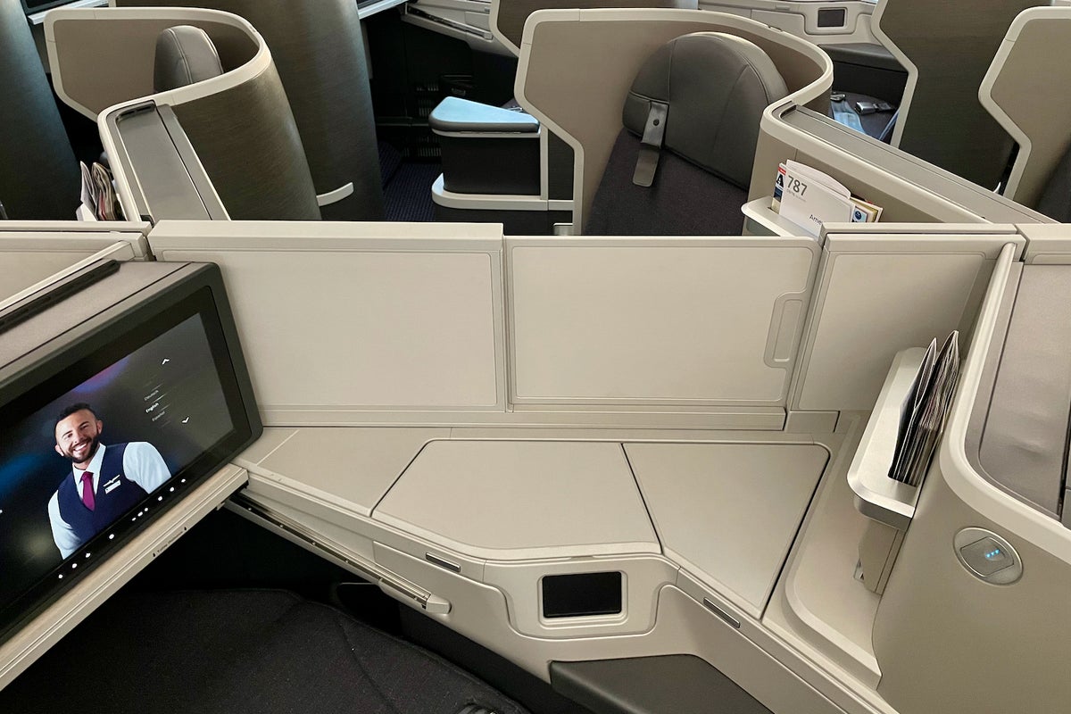 First look: American’s new and improved 787-8 Dreamliner - The Points Guy