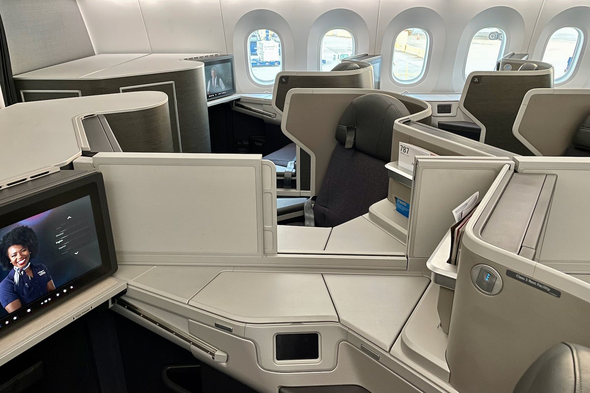 First Look: American’s New And Improved 787-8 Dreamliner - The Points Guy