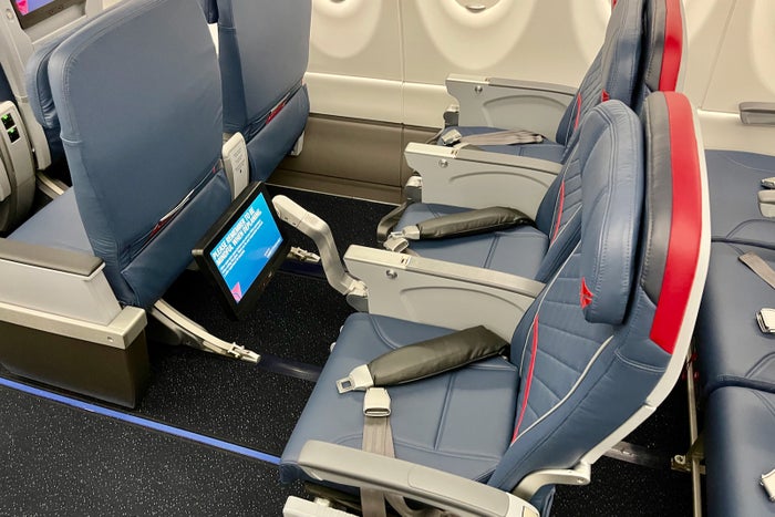 Here's why you'll love Delta's brand-new Airbus A220-300