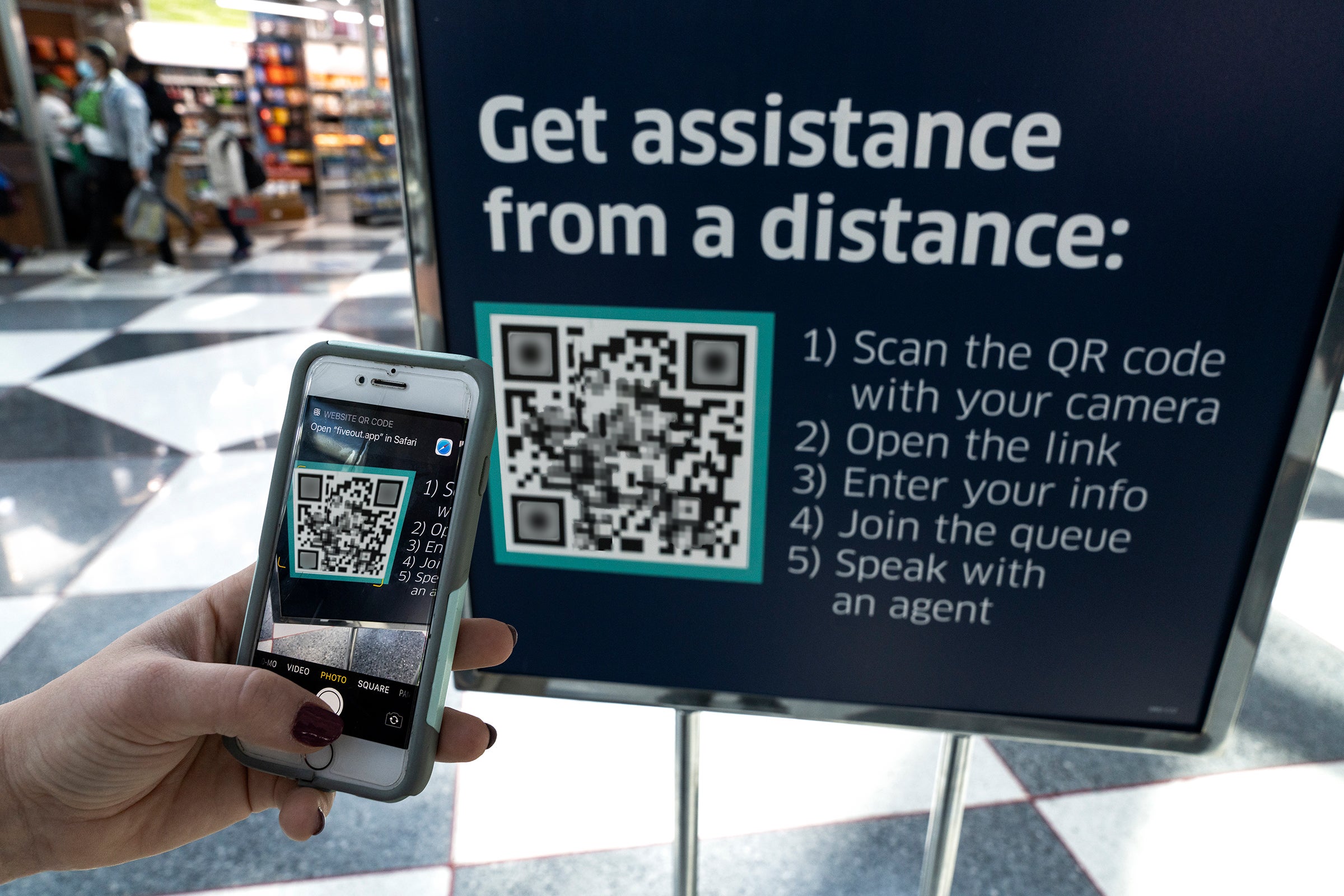 United launches virtual, on-demand customer service at the airport ...