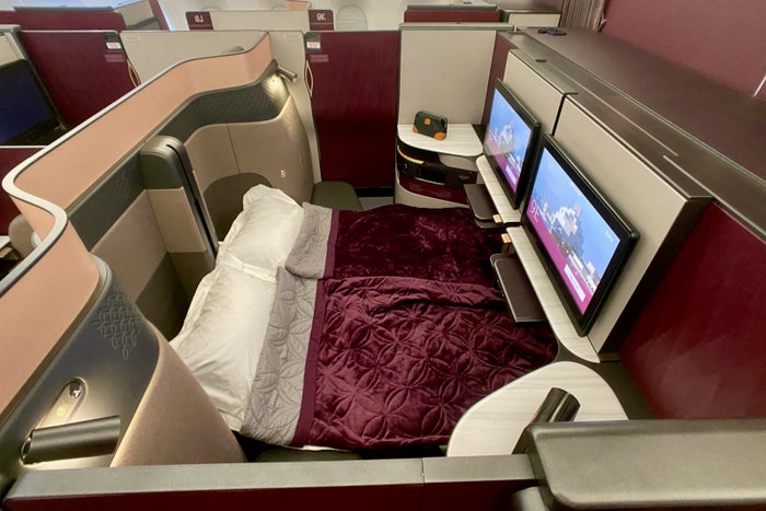 How Qatar Airways' new 787-9 business class compares to Qsuite