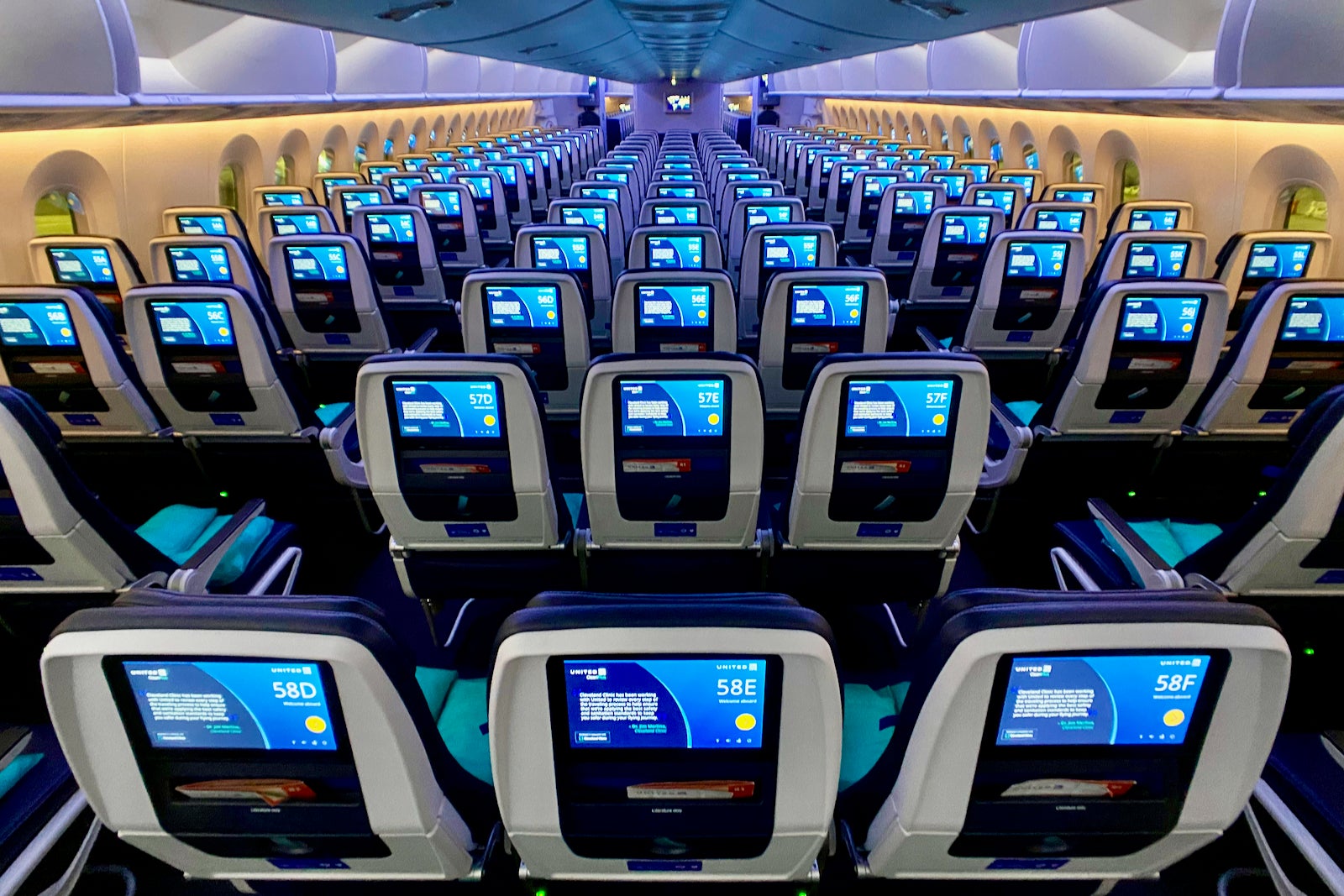 United schedules first-ever Boeing 787-10 Dreamliner flights to Hawaii ...