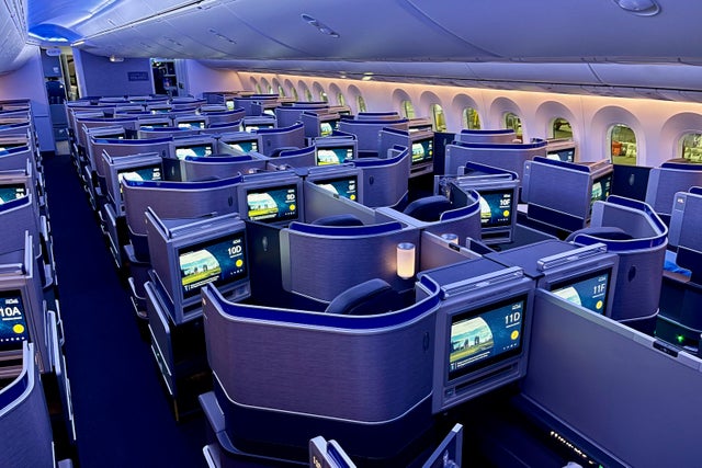 United extends travel waiver, offering a big advantage over AA and ...