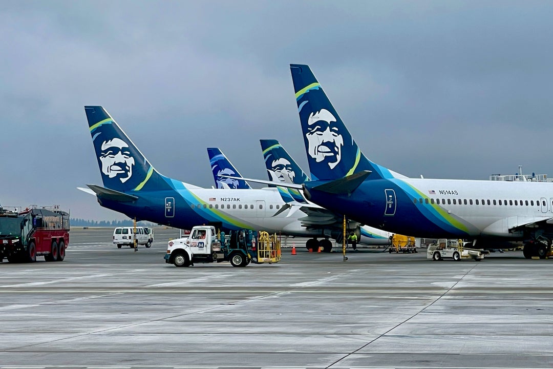 Alliance-wide redemptions delayed: The latest on Alaska’s Oneworld ...