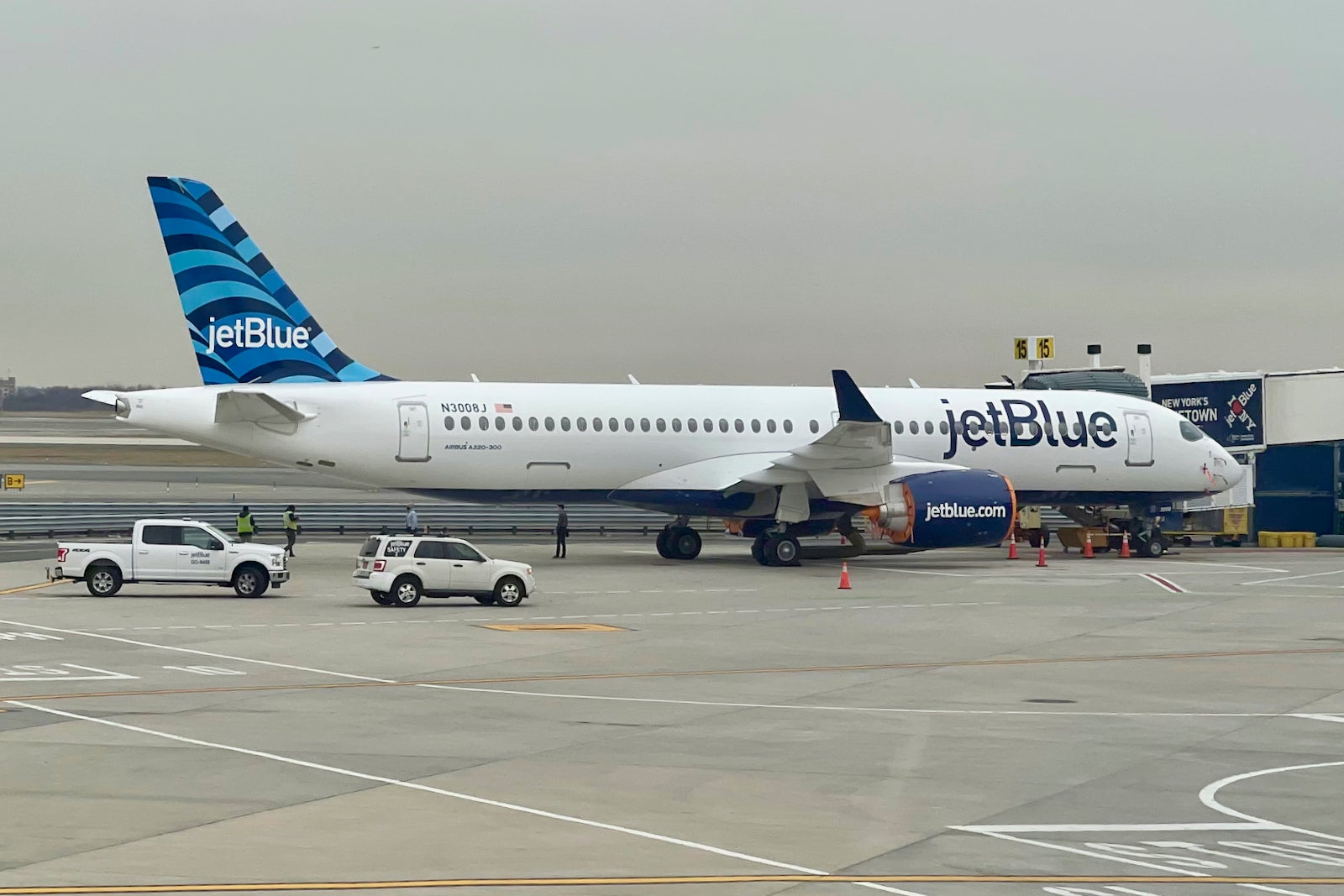 JetBlue unveils big Mosaic elite changes, including free Mint upgrades