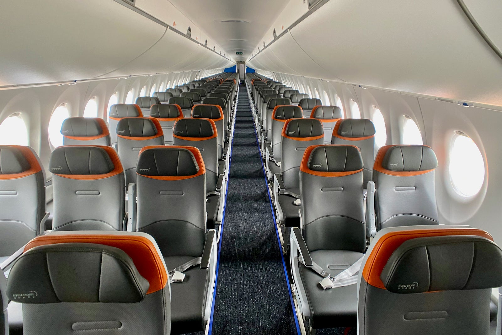 JetBlue Airbus A220-300 Zach Griff - 9