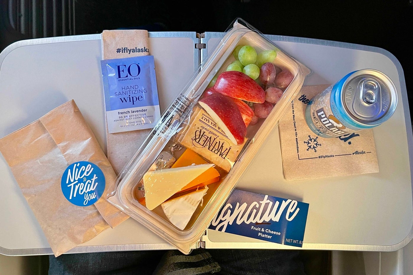 Here’s what food and drinks the major US airlines are currently serving