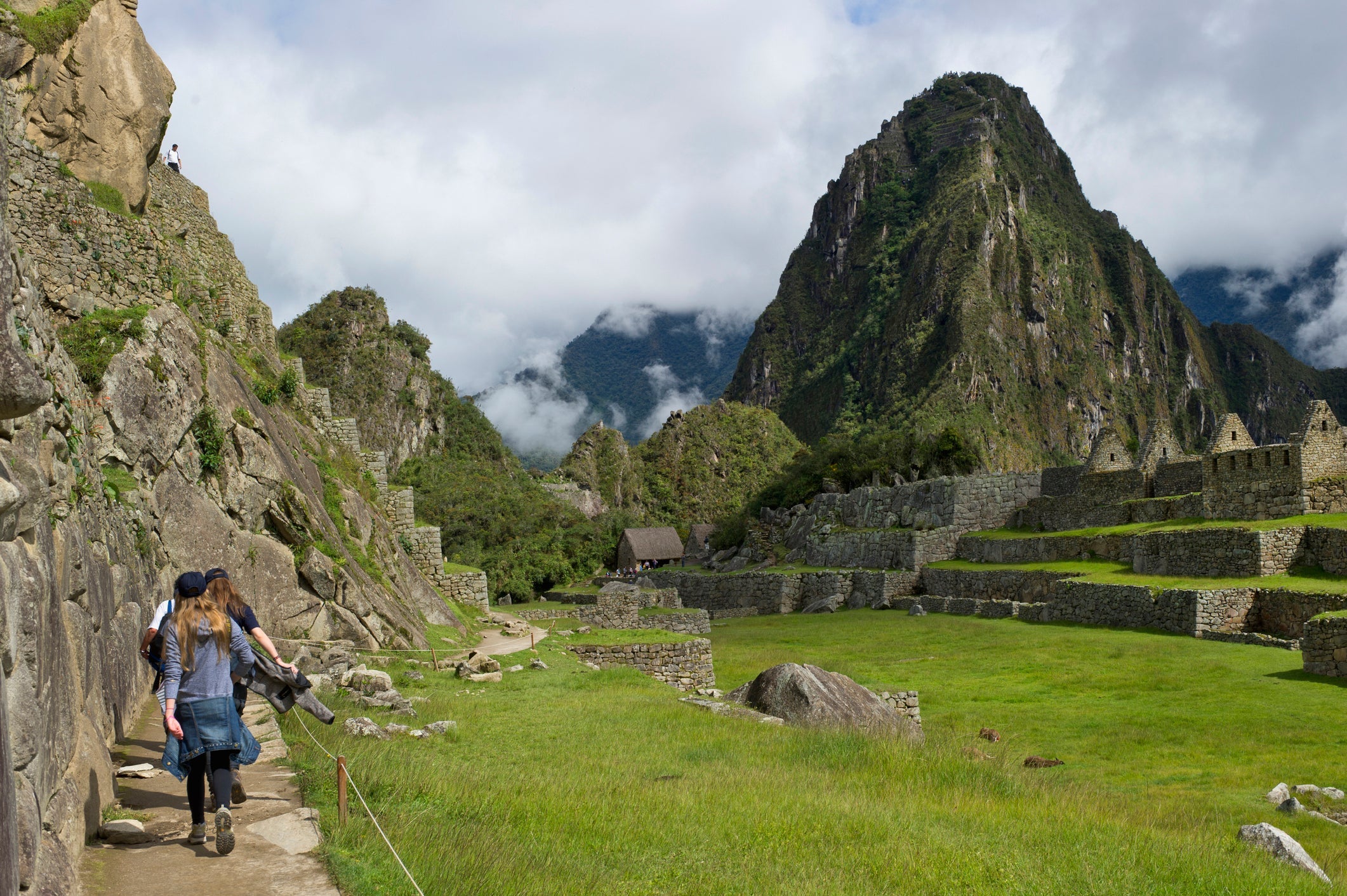 How to leave no trace when hiking - The Points Guy