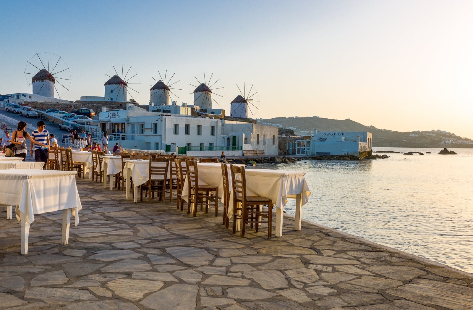 restaurant-mykonos_shutterstock_518443768