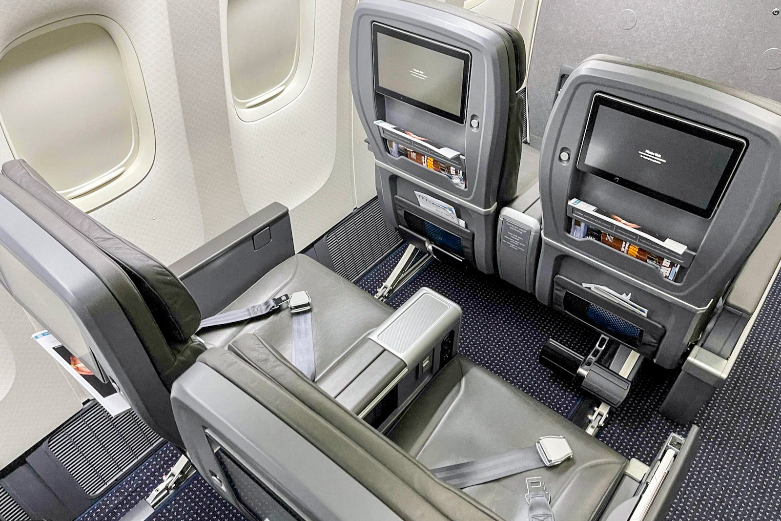 Premium Economy − Travel information − American Airlines