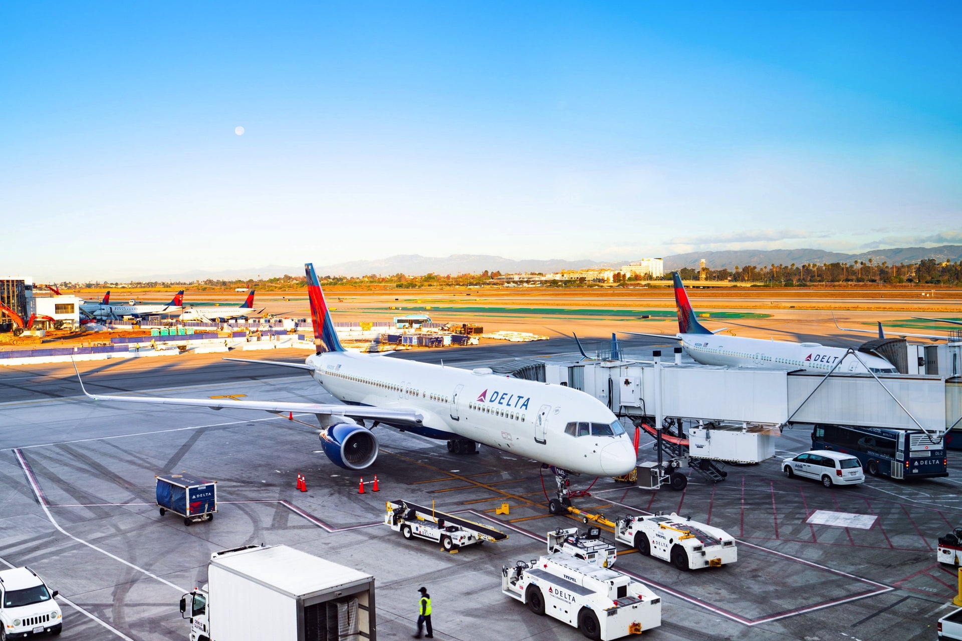 Delta Miles + Cash vs. Pay with Miles tickets Which should you book