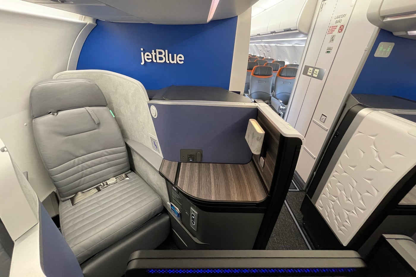Take a tour of JetBlue's brandnew A321neo Mint business class