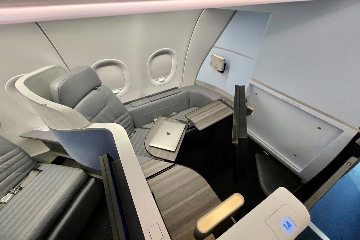 How JetBlue's new Mint business class stacks up against the original ...