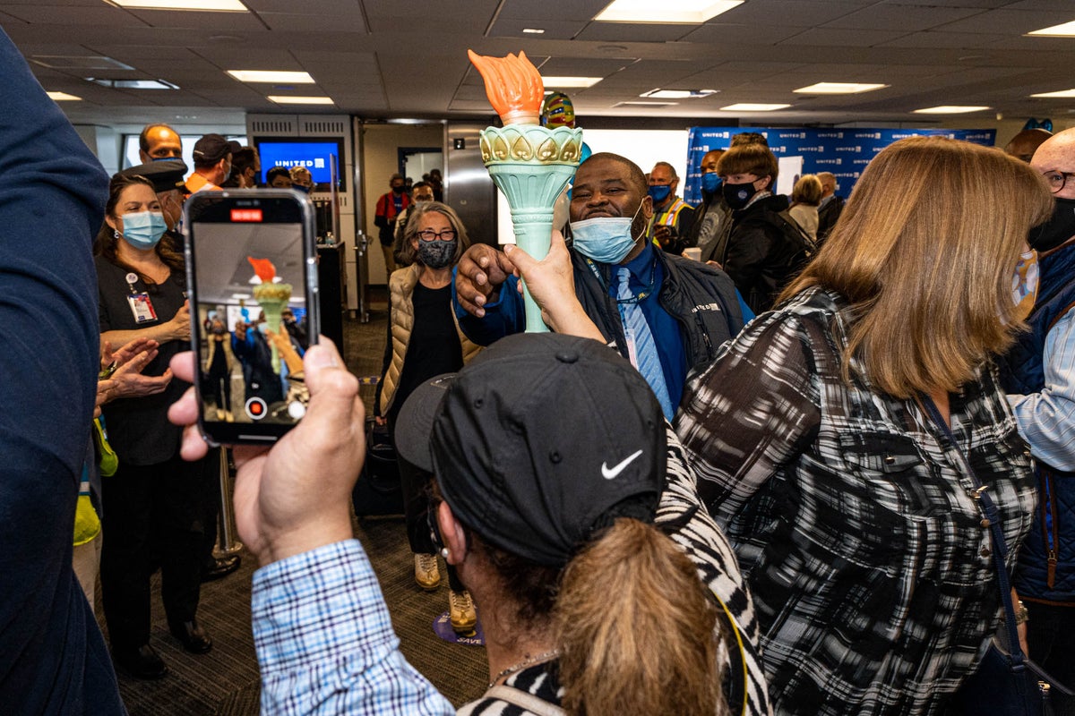First look United JFKSFO as the airline returns to the New York