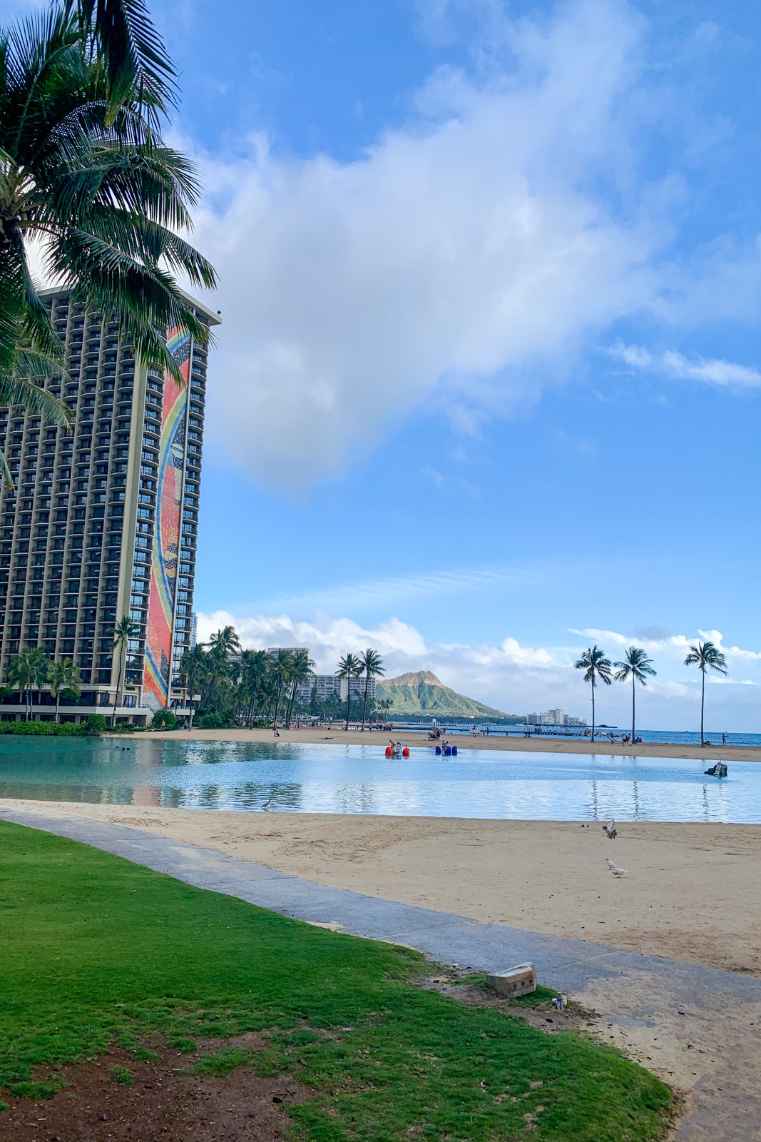 Hilton Hawaiian Village Waikiki Beach Resort - Gorgeous Views of the  Diamond Head and Waikiki Beach 