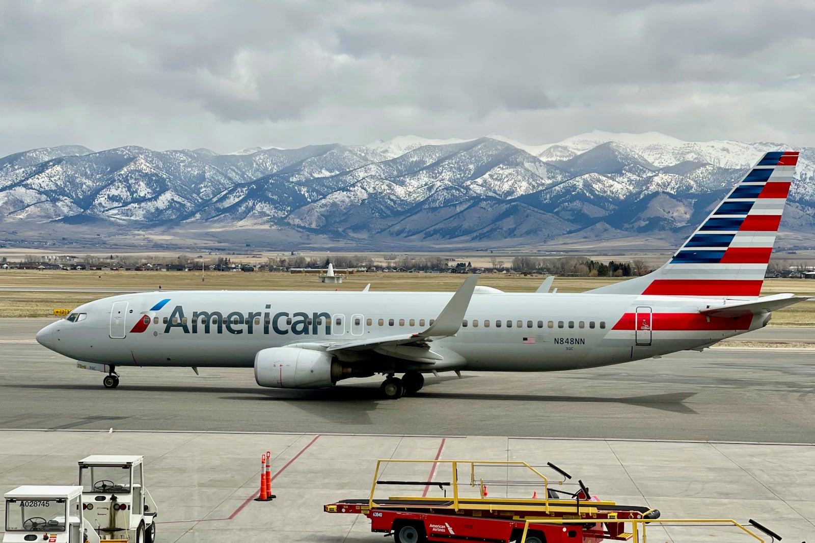 American Airlines Boeing 737-800 Zach Griff - 1