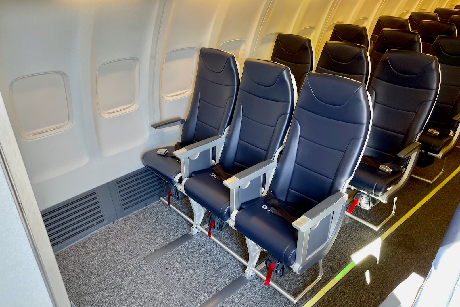 Seat Belt Extender Pros Adjustable 7 - 24 Airplane Seatbelt Extender,  Fits All Airlines Not Southwest