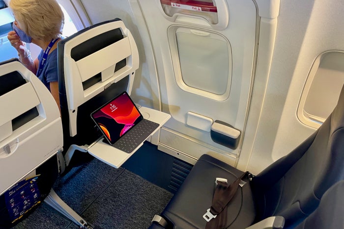 First look inside Avelo's Boeing 737-800, and where to sit