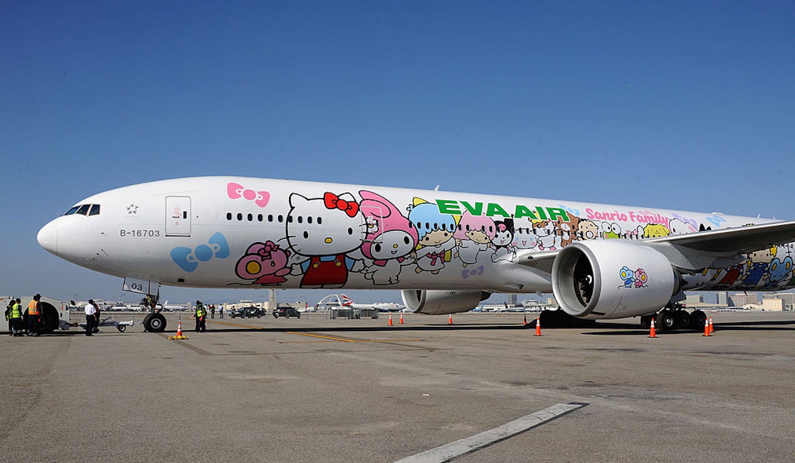 First Hello Kitty Jet Arrives In Los Angeles