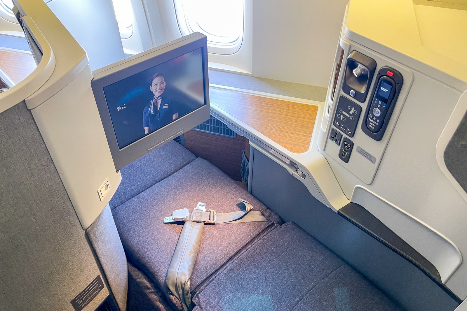 Four-cabin review: Putting American Airlines' Boeing 777-300ER to the ...