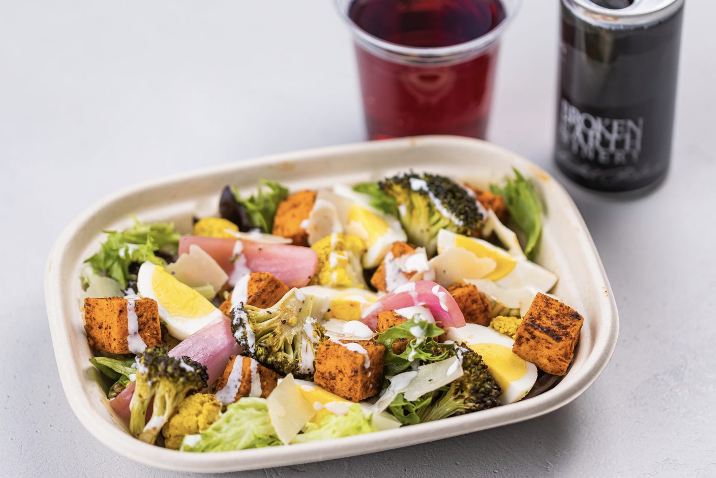 Here’s what food and drinks the major US airlines are currently serving