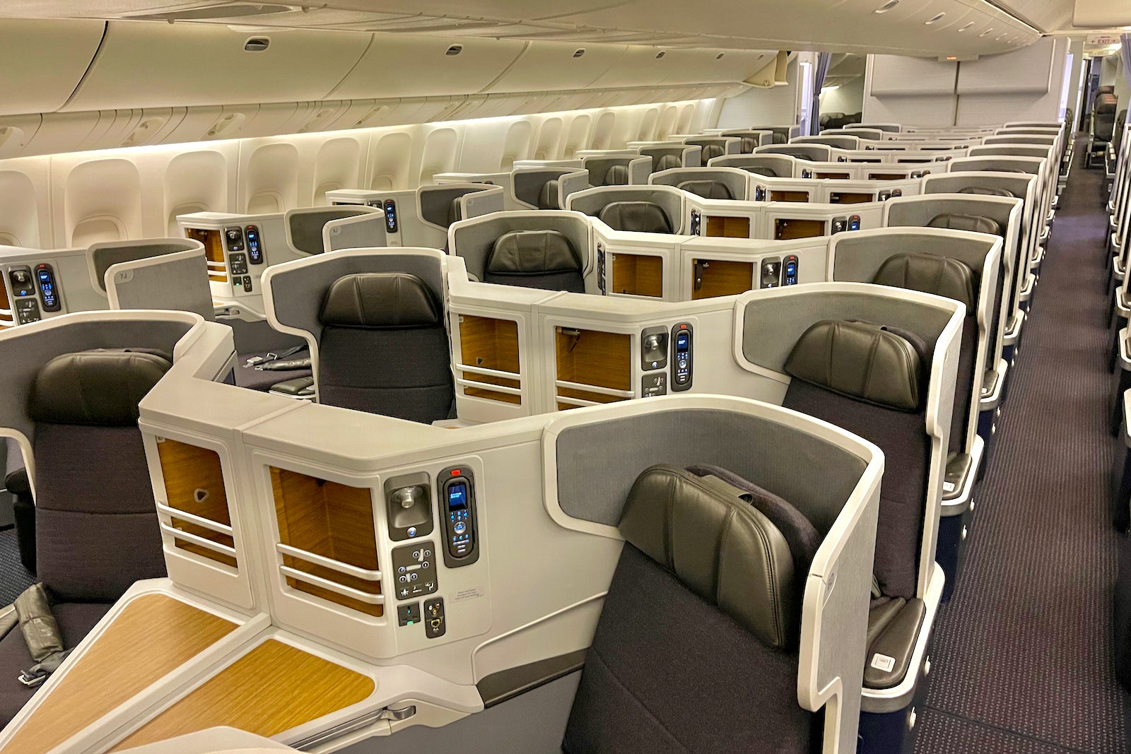 Opera Whisper door Four cabins, one flight: Putting American Airlines' Boeing 777-300 from New  York to Miami to the test - The Points Guy