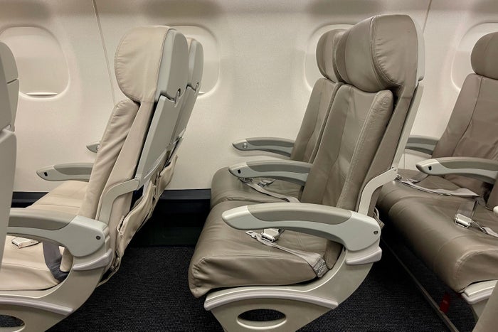 First look and where to sit when flying Breeze Airways’ Embraer 195