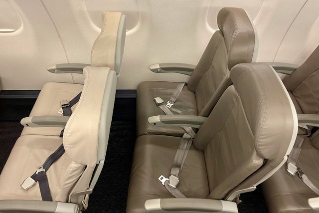 First look and where to sit when flying Breeze Airways’ Embraer 195 ...