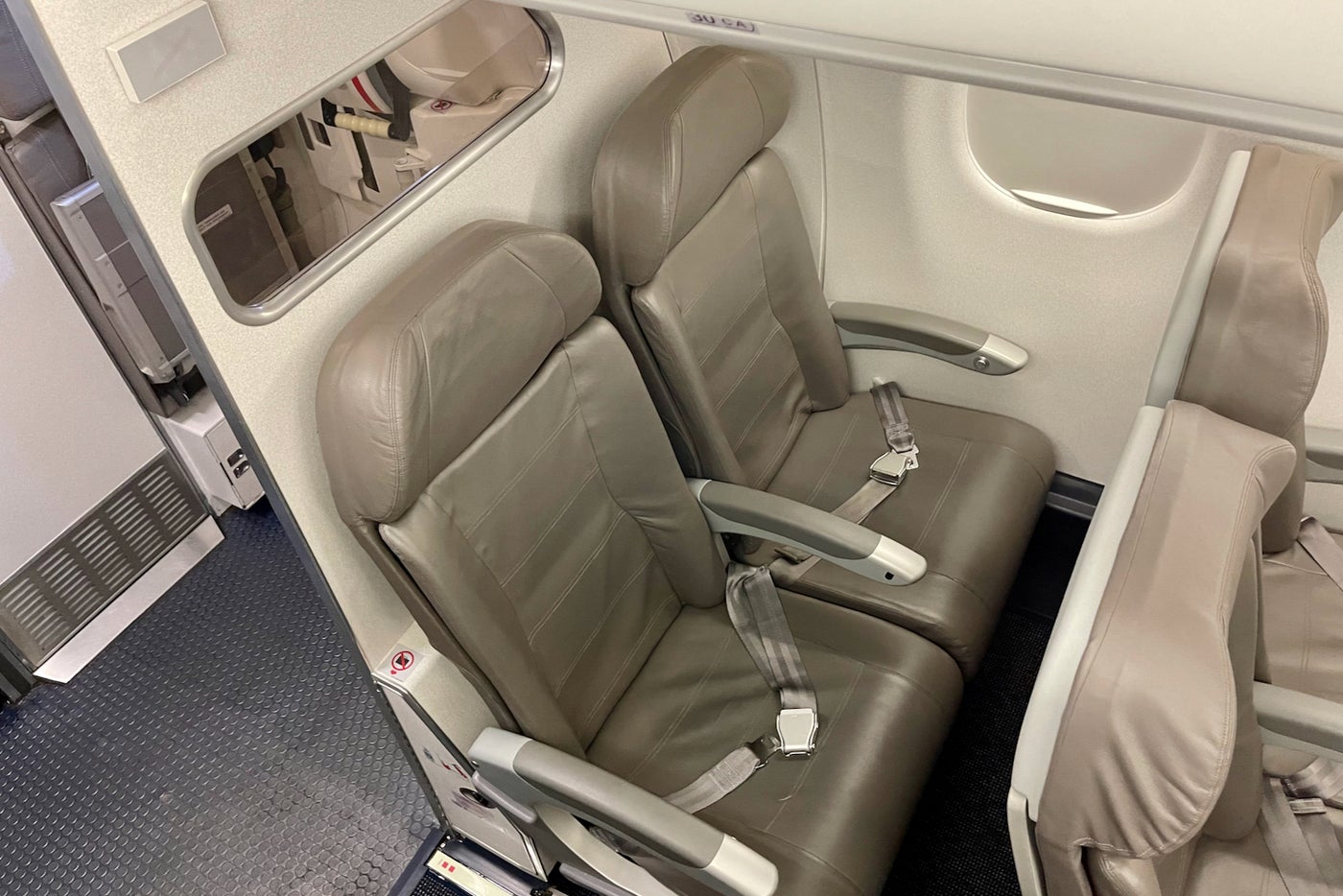 First look and where to sit when flying Breeze Airways’ Embraer 195