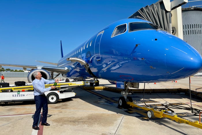 First look and where to sit when flying Breeze Airways’ Embraer 195