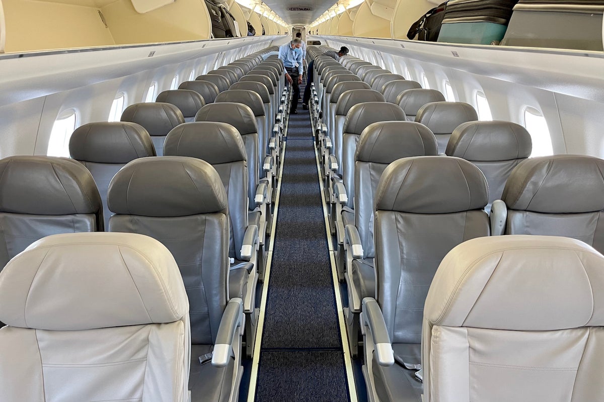 First look and where to sit when flying Breeze Airways’ Embraer 195 ...