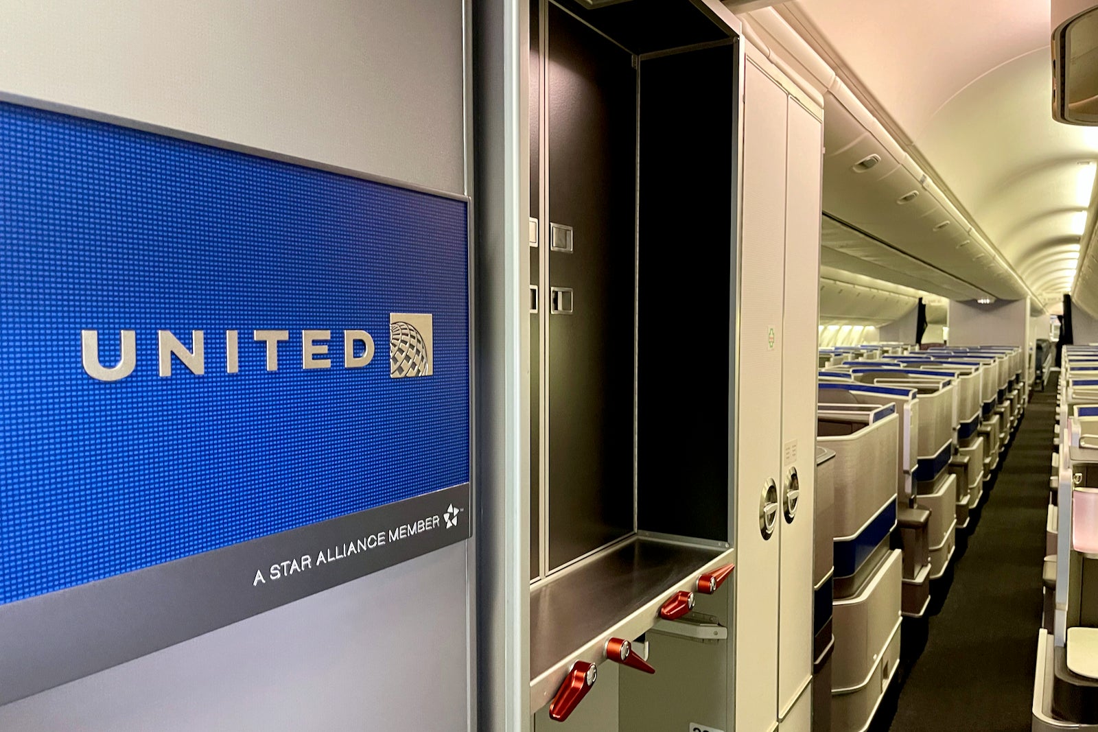 United will complete Polaris business-class retrofits by next summer ...