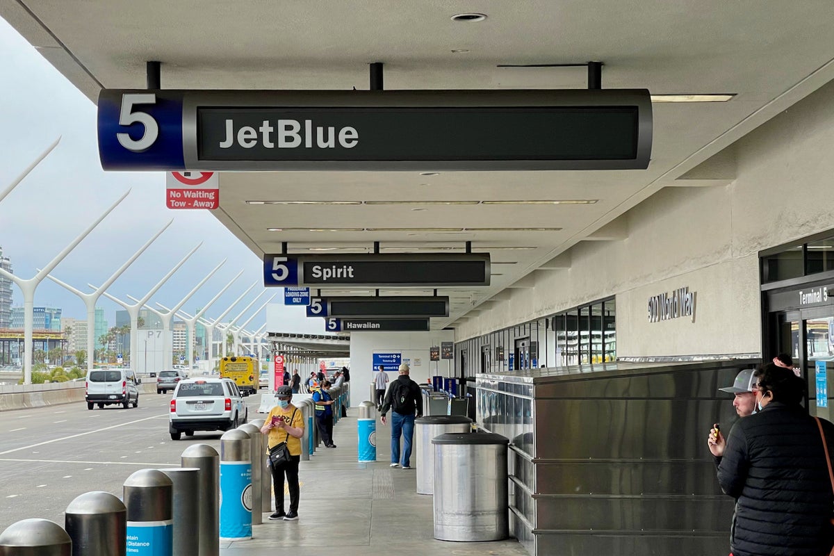 Review: JetBlue's brand-new Mint business-class suite - The Points Guy