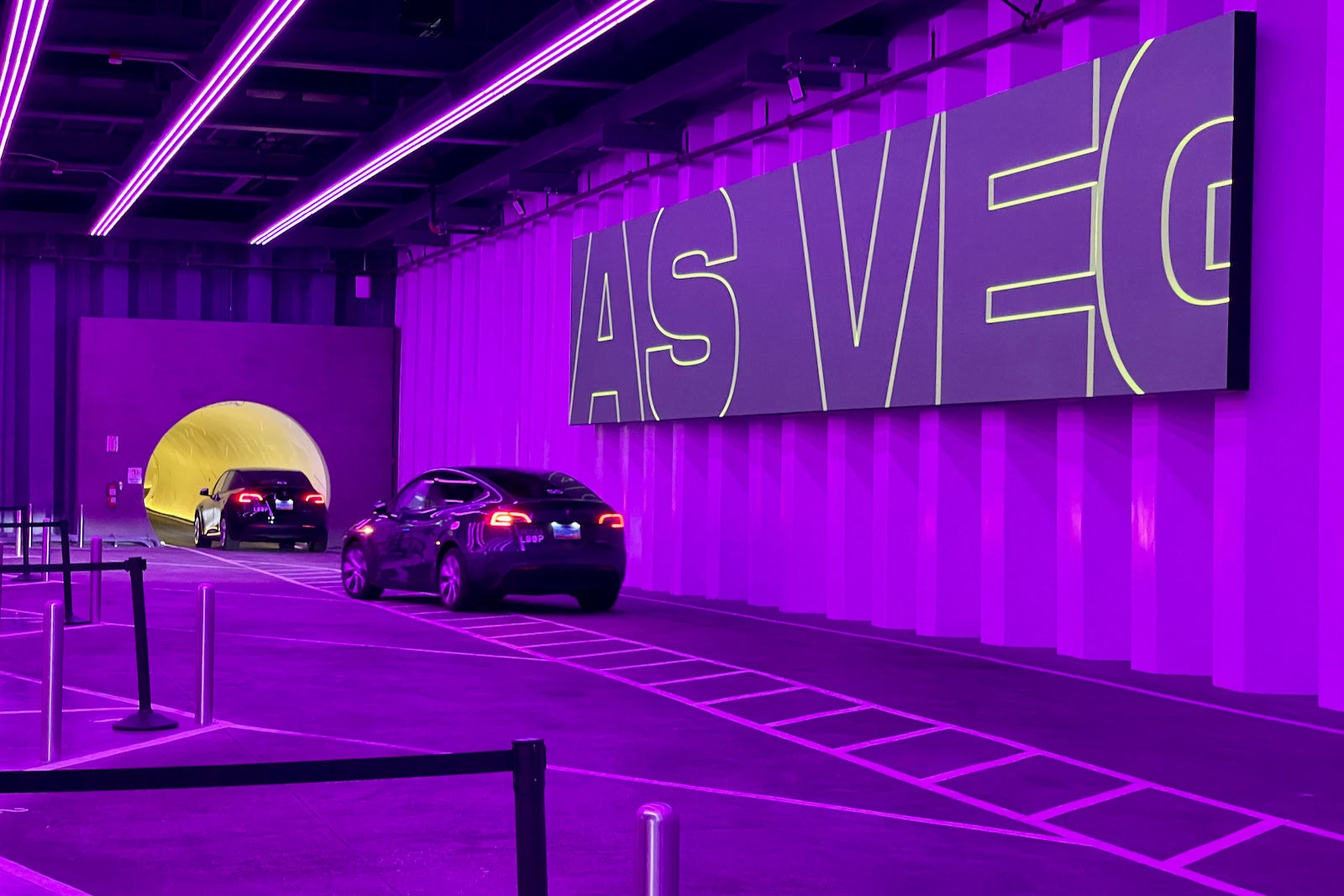 Las Vegas Loop Launches with Tesla Cars, Minus Some Promised Features