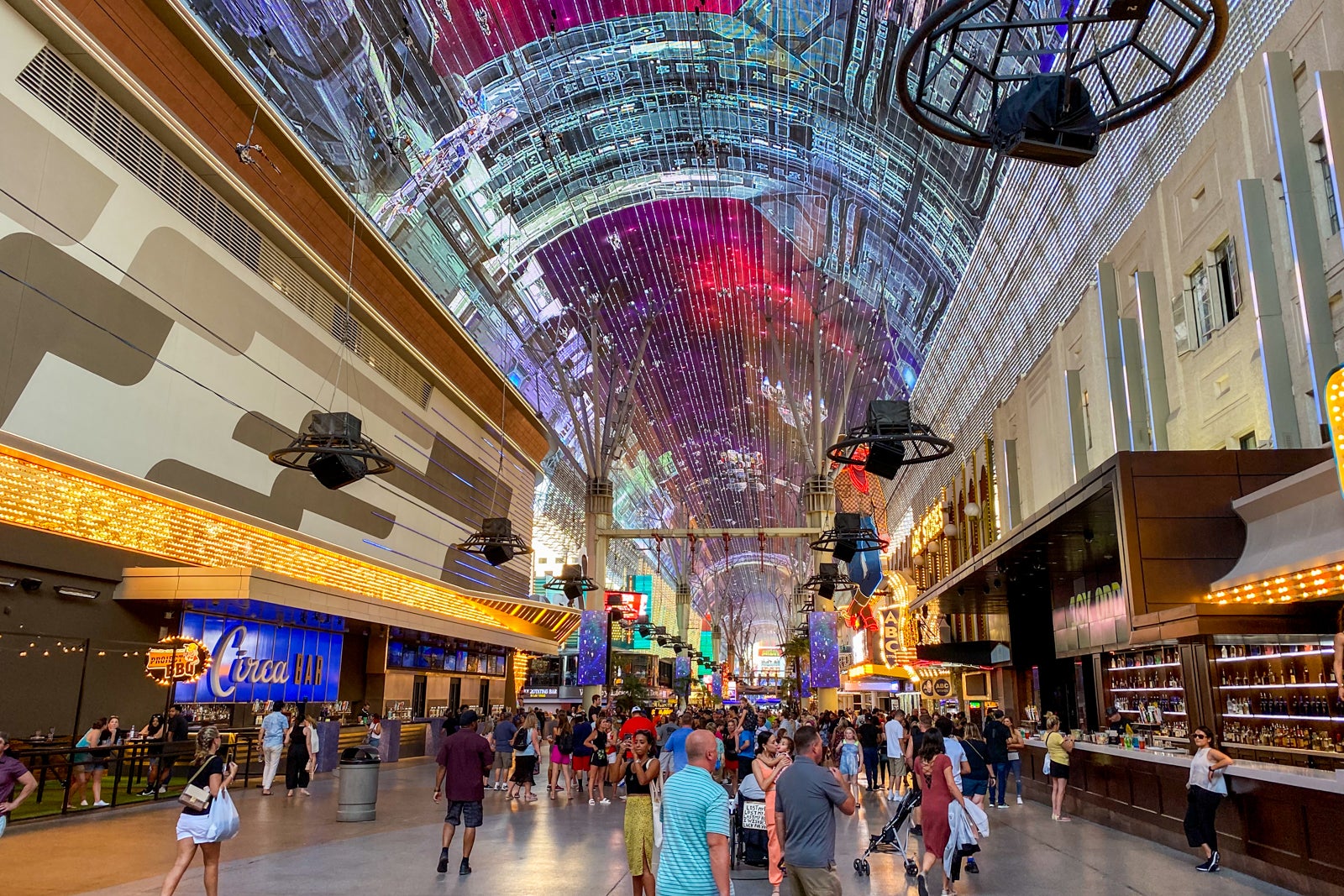 Circa Retail Spaces: Luxury Downtown Las Vegas Shopping