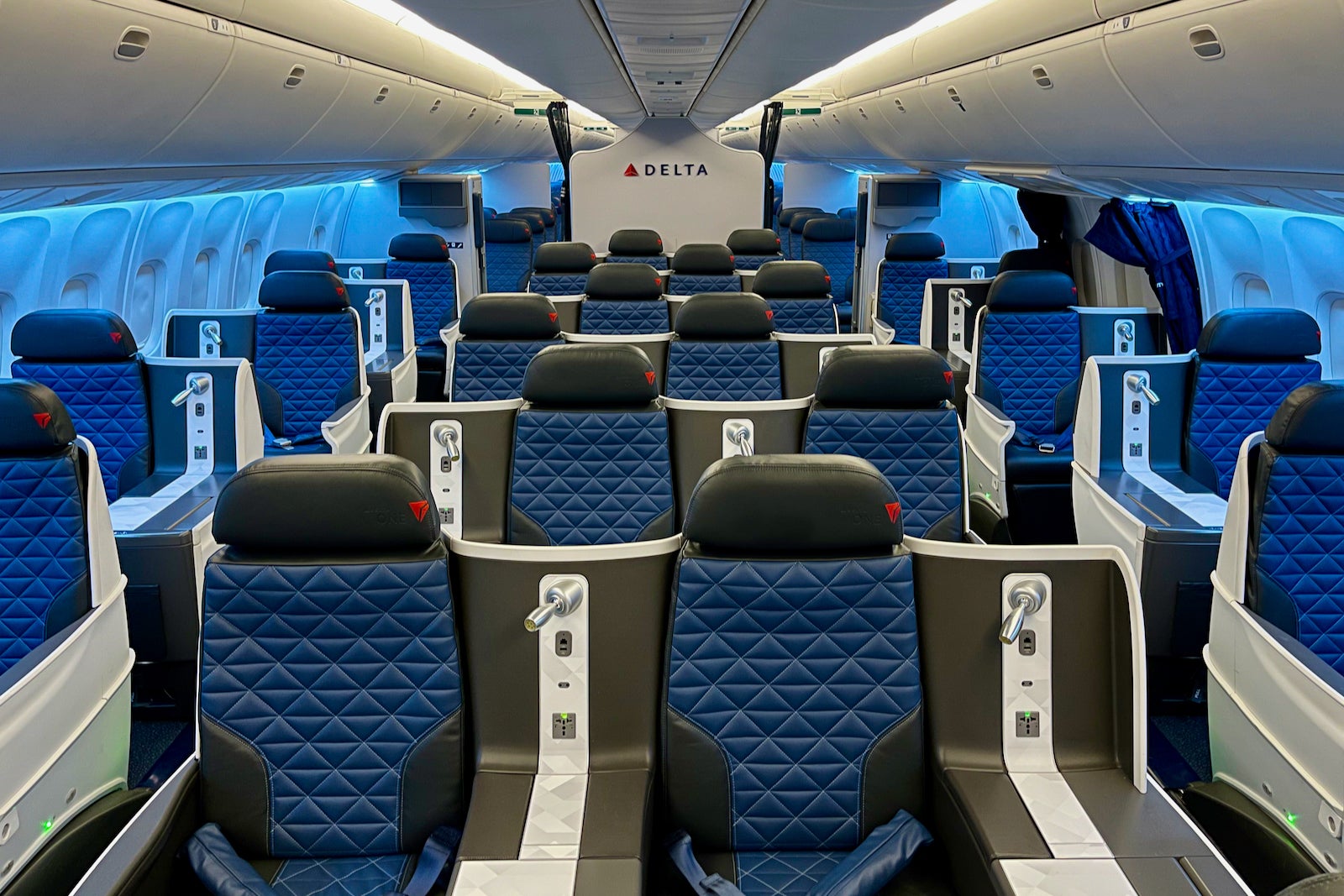 Delta Boeing 767-300 Retrofit One Premium Select