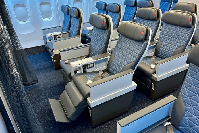 Onboard Delta's first retrofitted Boeing 767 with snazzy new cabins