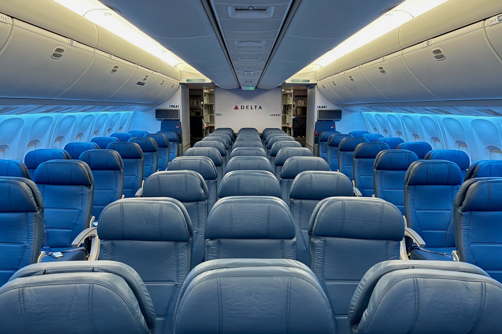 Delta Boeing 767-300 Retrofit One Premium Select