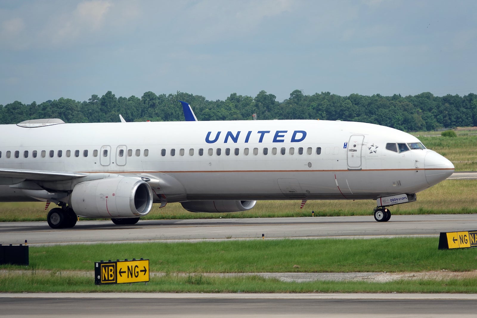 United just got fined nearly $2 million for 25 long tarmac delays